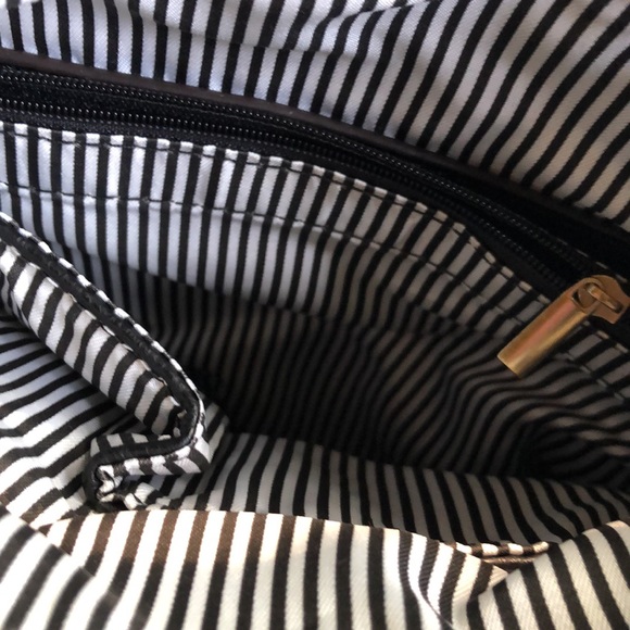 Mia K Farrow Collection Purse new condition - Picture 7 of 9